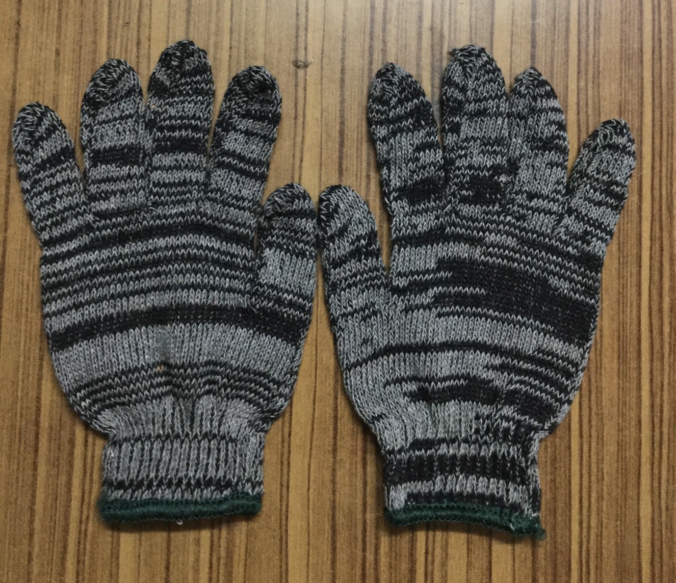 TC gloves detail 4